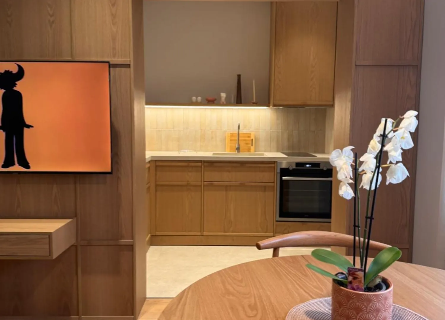 טיראנה Chic Apt With New Bazaar View