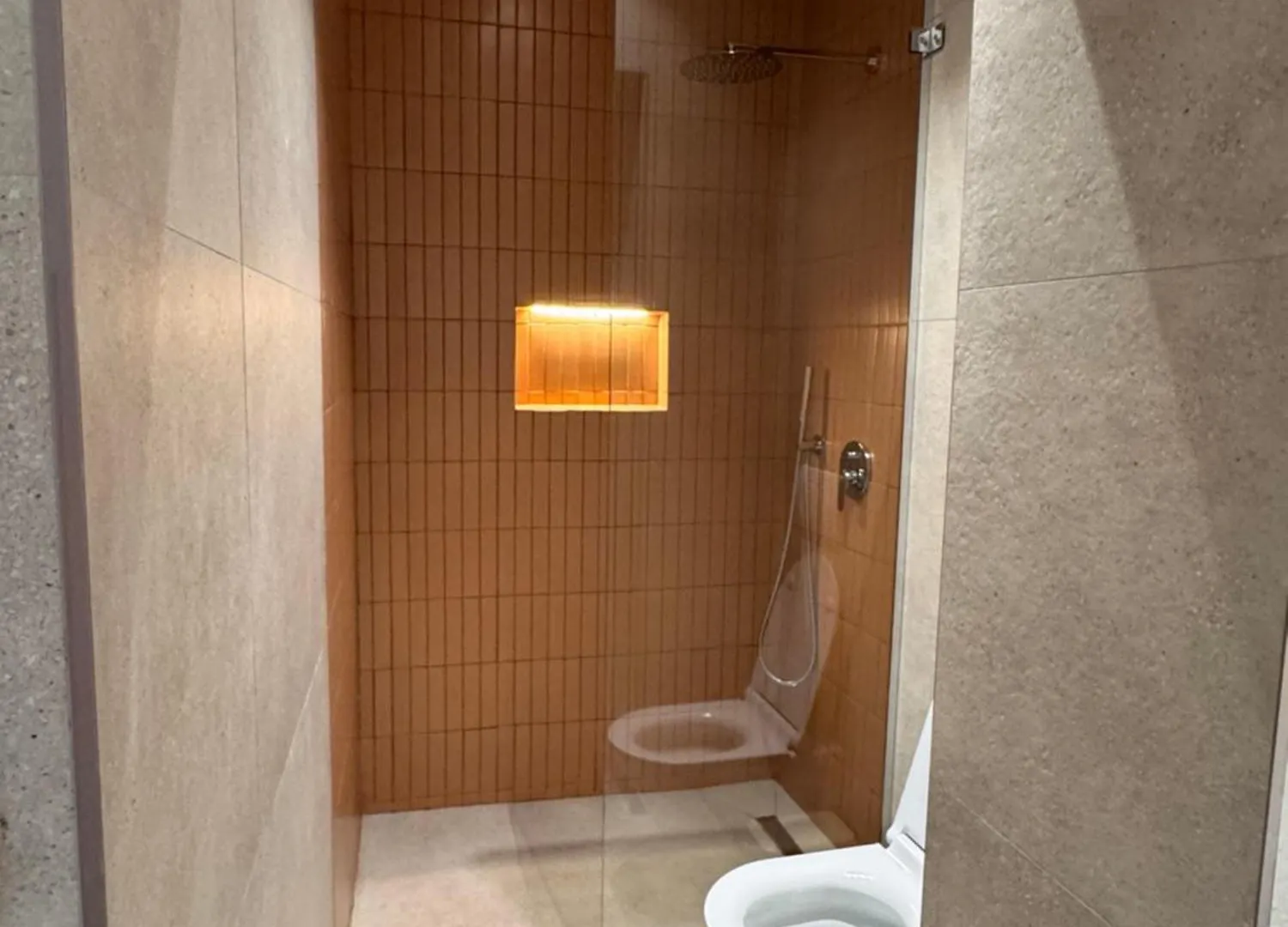 טיראנה Chic Apt With New Bazaar View דירה