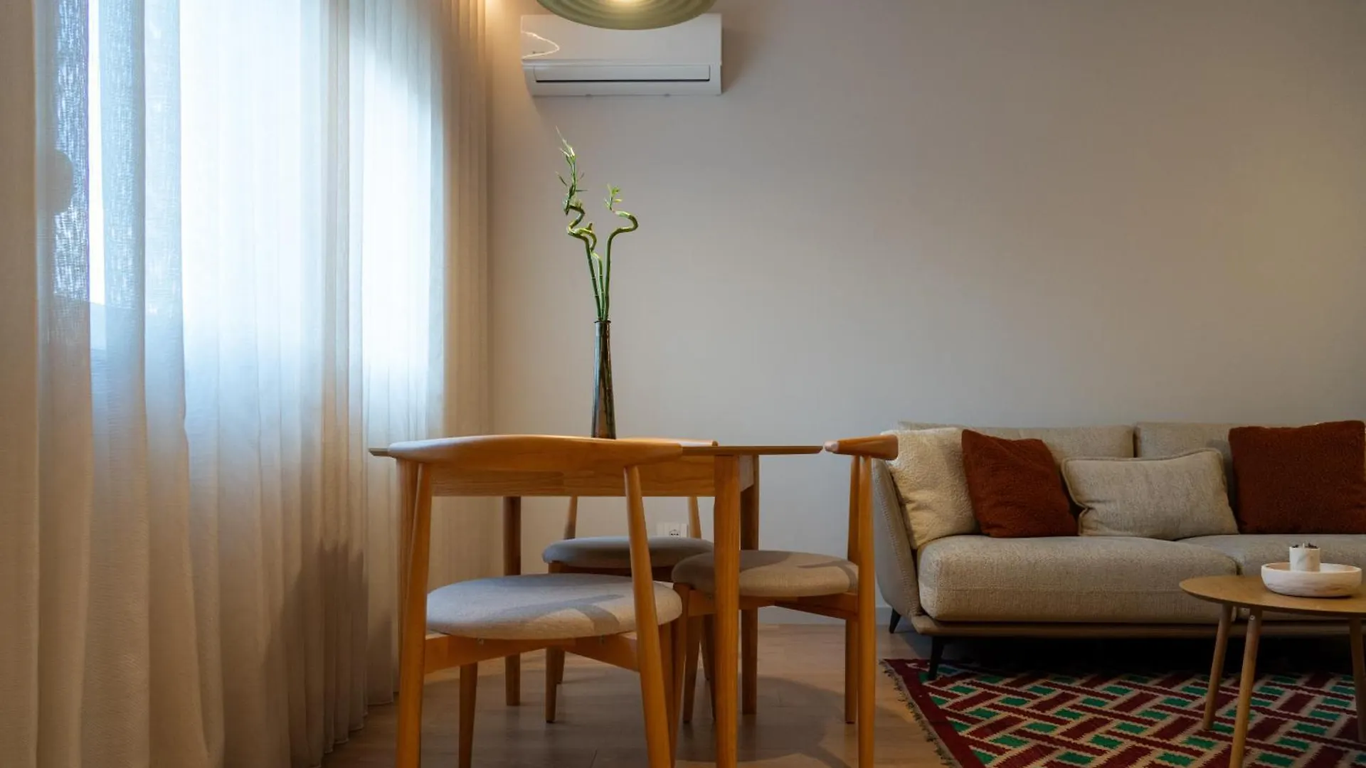 טיראנה Chic Apt With New Bazaar View 0*,
