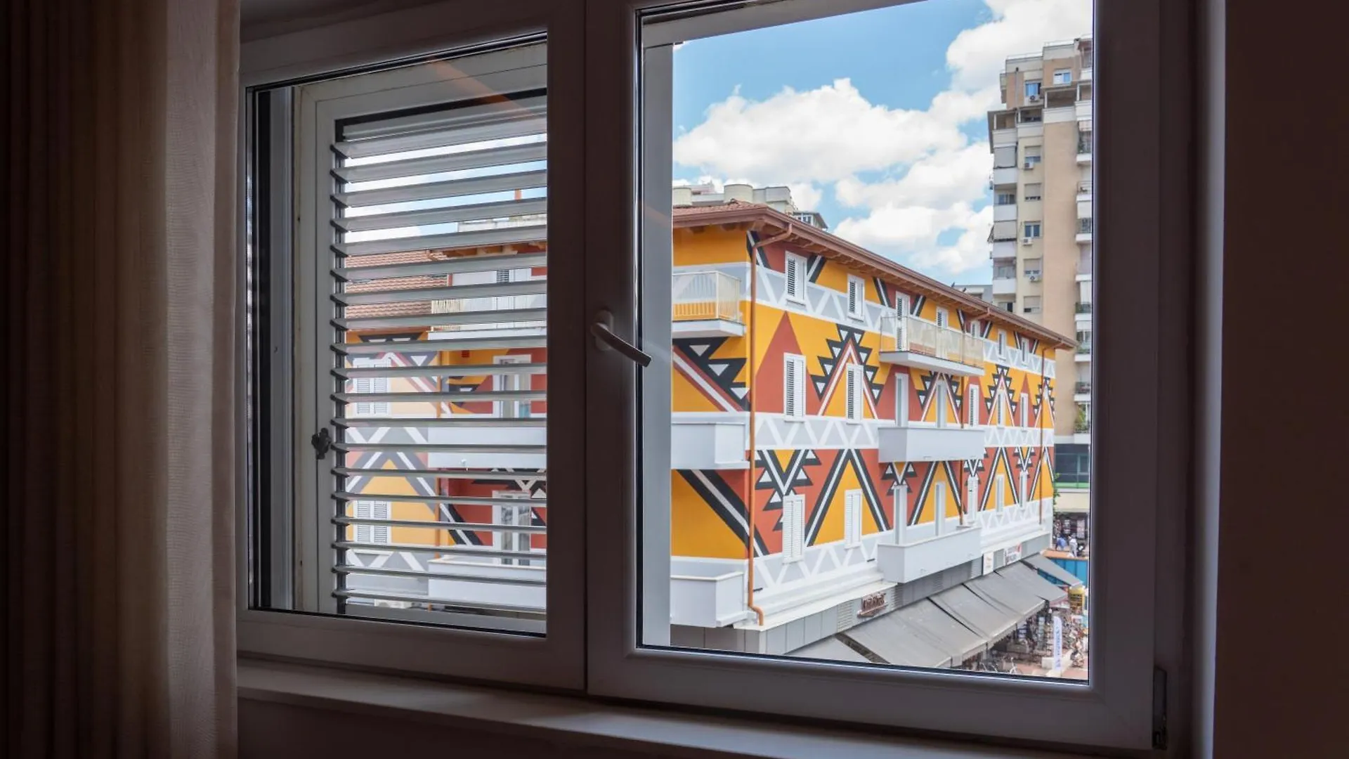 טיראנה Chic Apt With New Bazaar View דירה