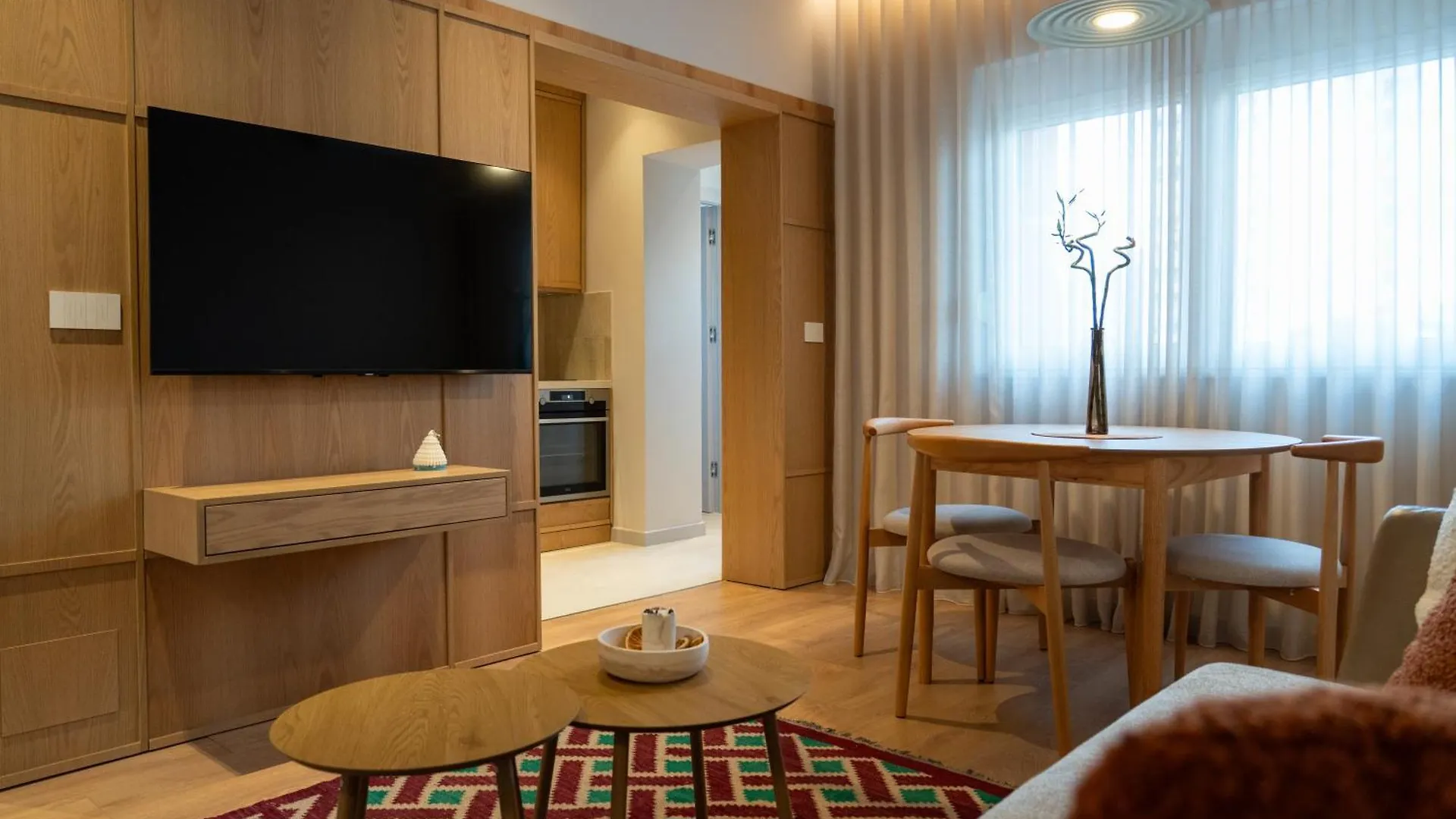 טיראנה Chic Apt With New Bazaar View דירה